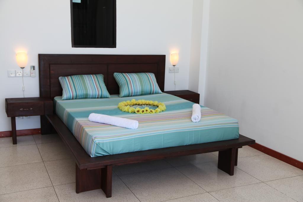 Aqua Marine Beach Resort Pasikuda Zimmer foto