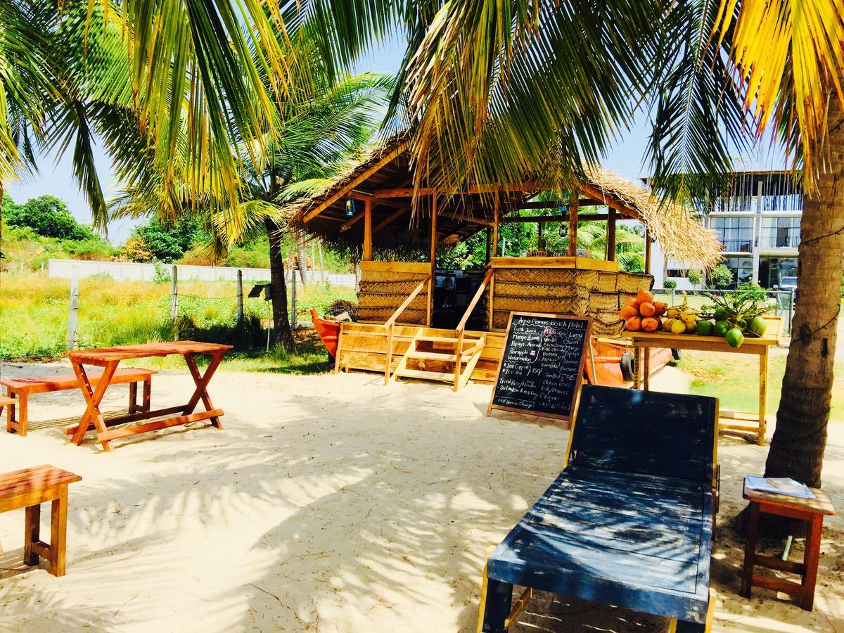 Aqua Marine Beach Resort Pasikuda Exterior foto
