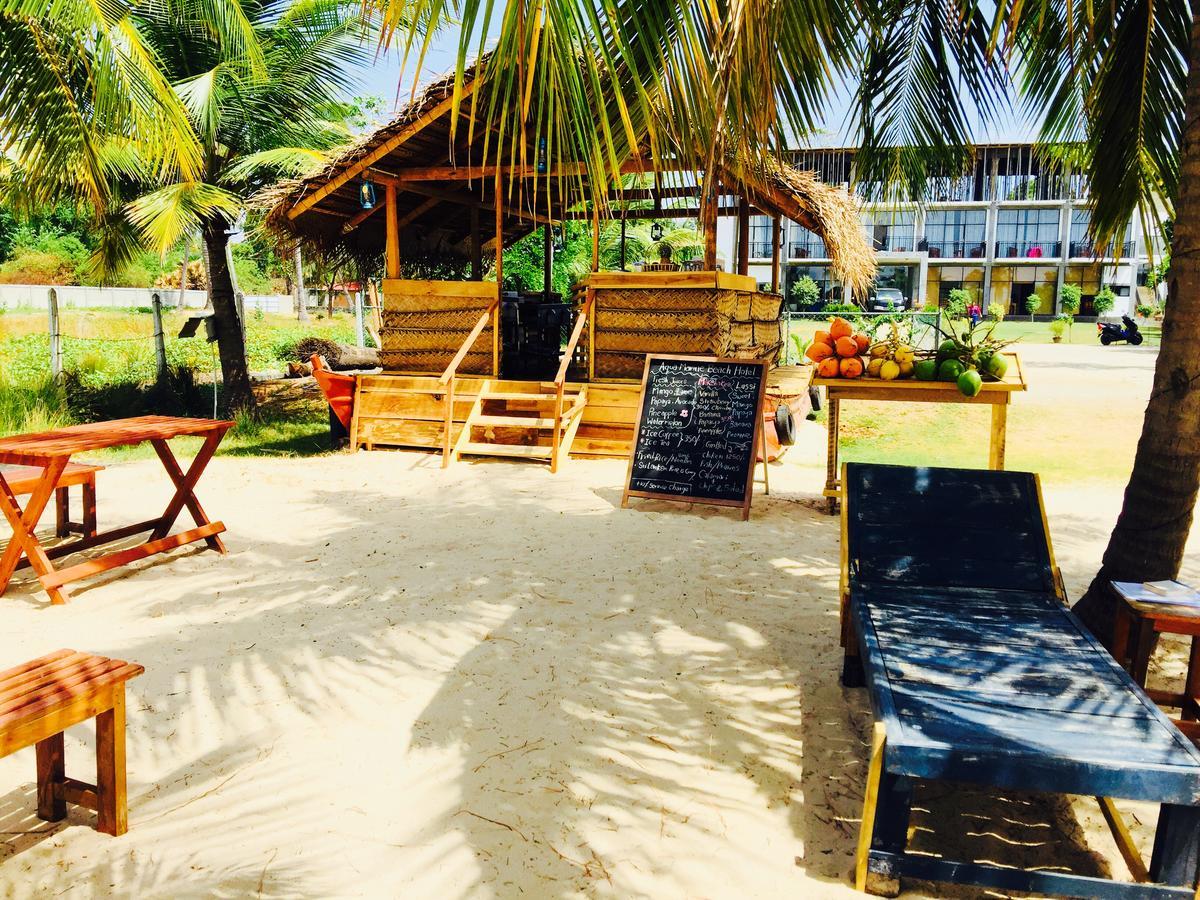 Aqua Marine Beach Resort Pasikuda Exterior foto